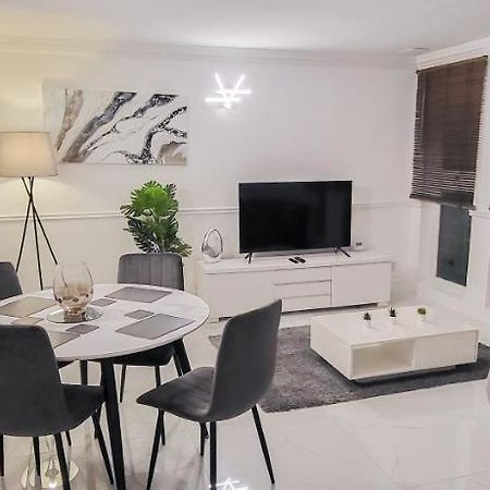 Stunning 2 Bedroom Apartment In Canary Wharf - Morland Apartments London Eksteriør bilde