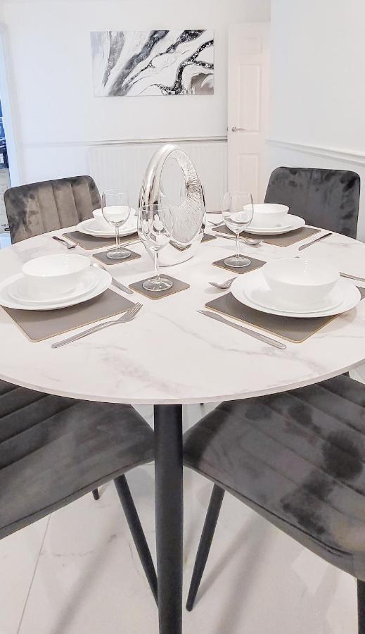 Stunning 2 Bedroom Apartment In Canary Wharf - Morland Apartments London Eksteriør bilde