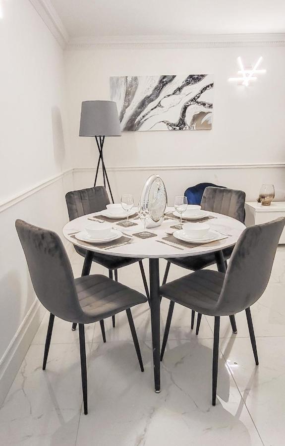 Stunning 2 Bedroom Apartment In Canary Wharf - Morland Apartments London Eksteriør bilde