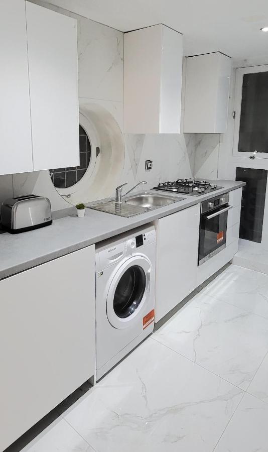 Stunning 2 Bedroom Apartment In Canary Wharf - Morland Apartments London Eksteriør bilde